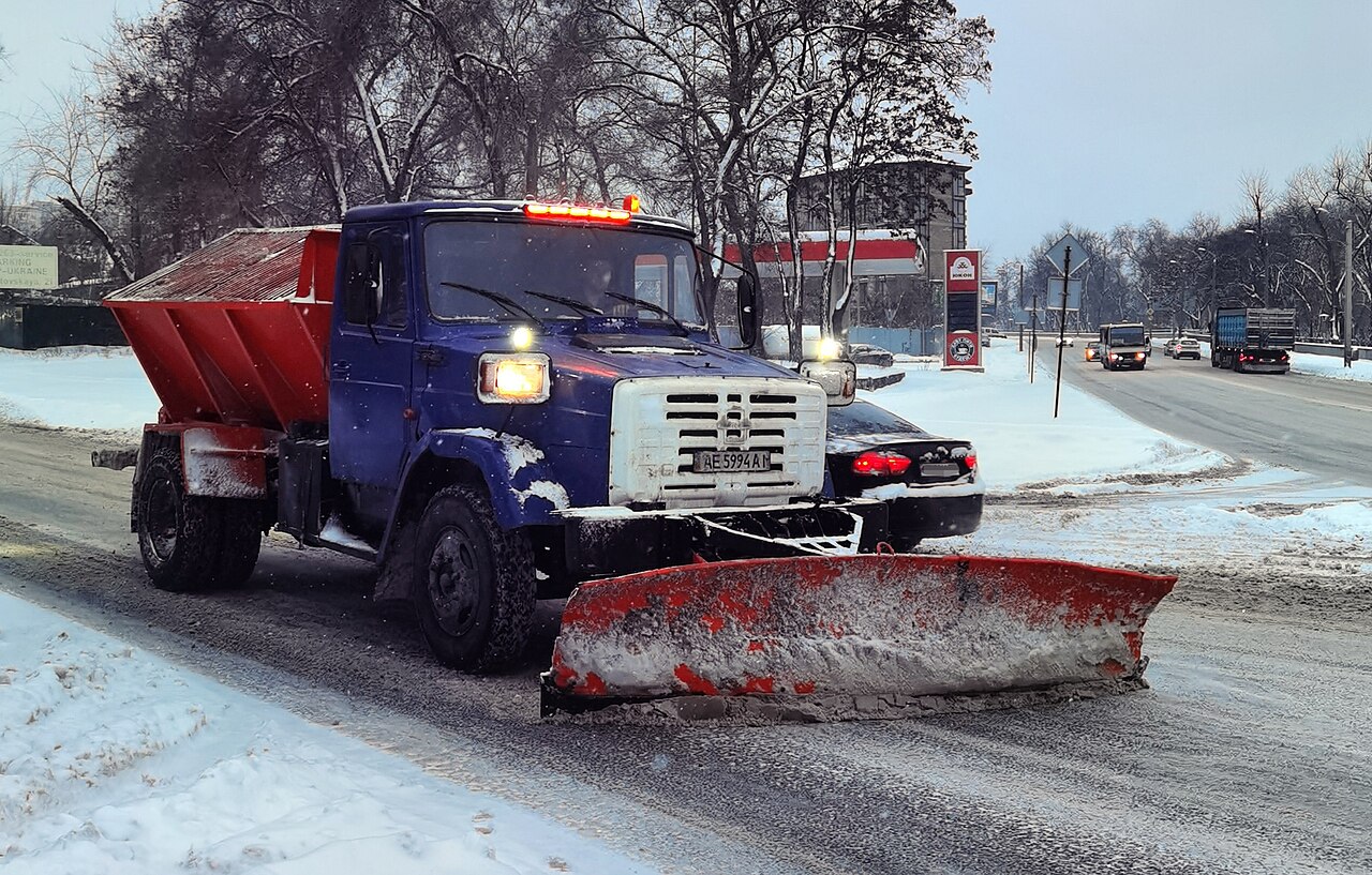 Deszăpezire Pașcani - utilaj de deszăpezire (imagine ilustrativă)